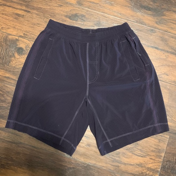 Lululemon Run: Response Short Reversed Mini Polka Dot Black Swan / Black - Picture 9 of 16